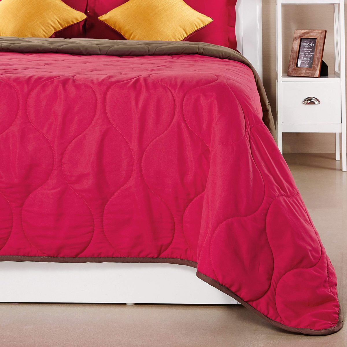 Amazon Brand - Solimo Microfibre Reversible Quilt Blanket, Single, 120 GSM, Vivid Pink and Taupe Grey