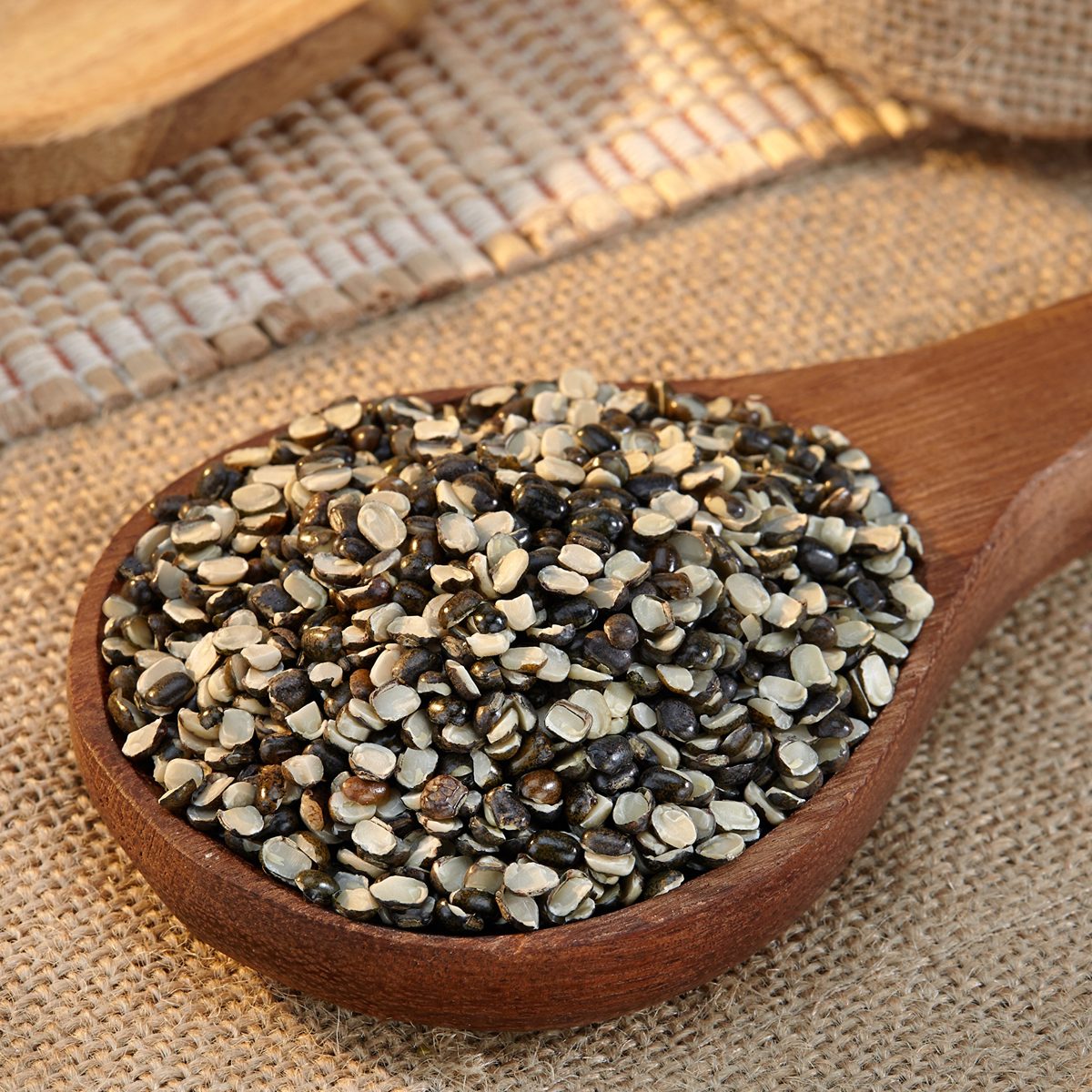 Amazon Brand - Vedaka Popular Black Urad Split, 500g
