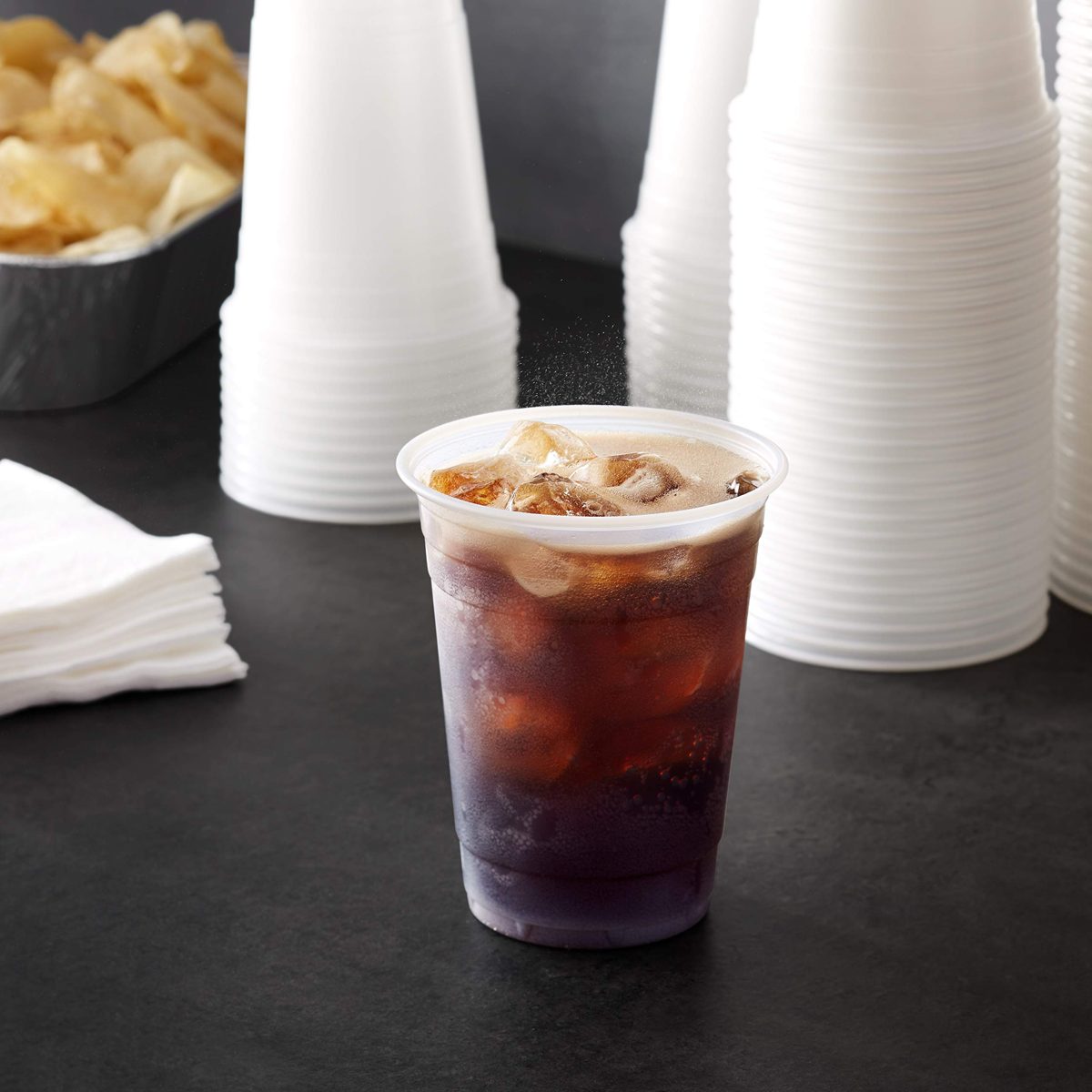 AmazonBasics Plastic Disposable Party Cups, 473 ml /16 fl. oz. Pack of 240