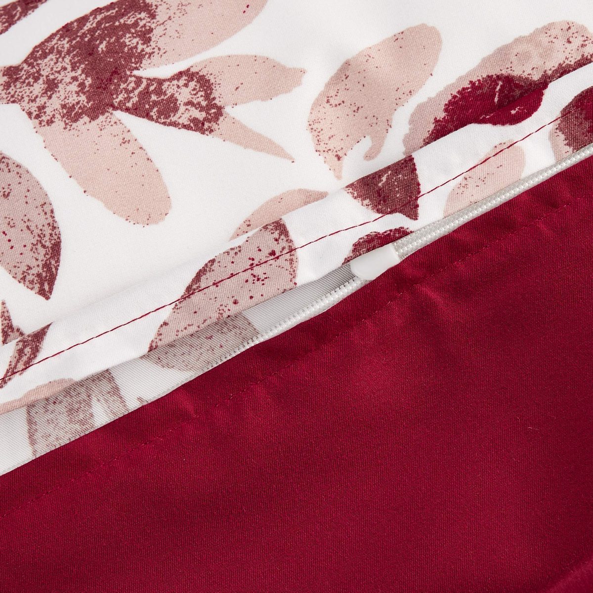 AmazonBasics Premium Microfiber Pillowcases, 2-Pack - 40 x 80 cm, Watercolor Rumba Red
