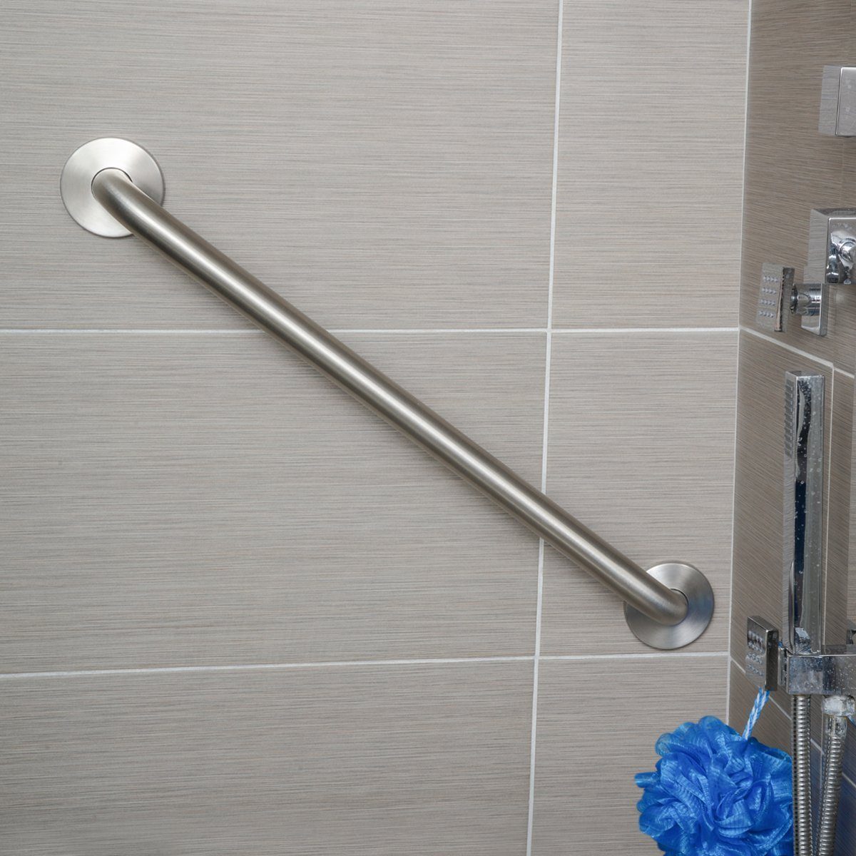 AmazonBasics Bathroom Handicap Grab Bar - 18-Inch Length, 1.25-Inch Diameter