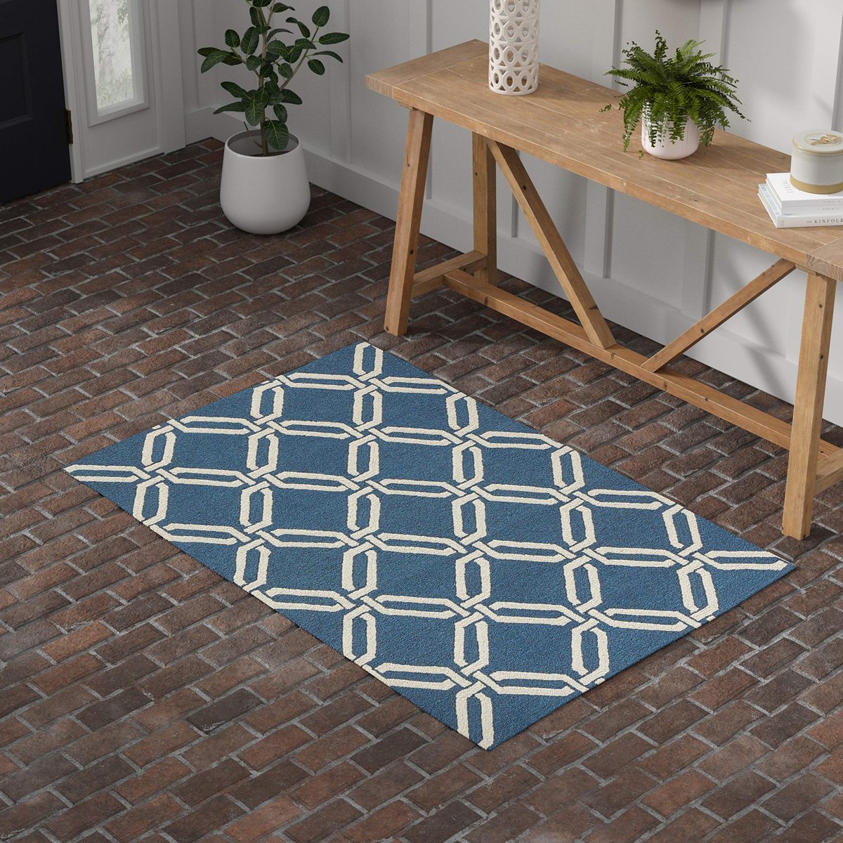 Amazon Brand – Stone & Beam Contemporary Interlocking Rings Wool Area Rug, 3' 9" x 5' 9", Navy