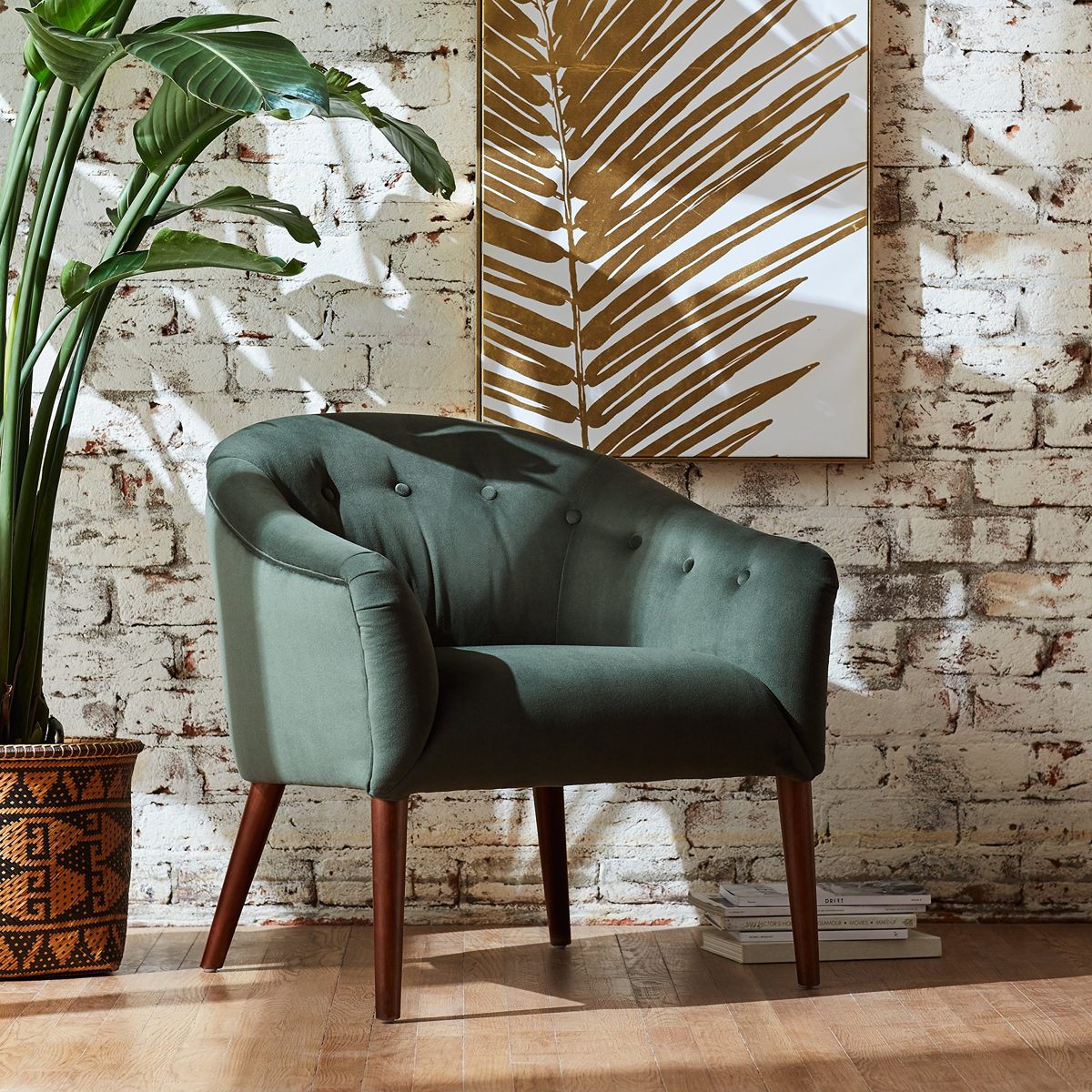 Amazon Brand – Rivet Curved Tufted Velvet Accent Chair, Marina Mid-Century, 28.7"W, Hunter Green
