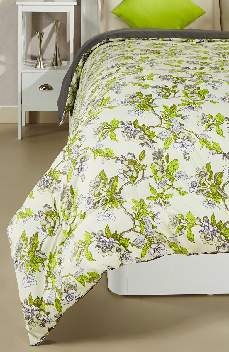 Amazon Brand - Solimo Microfibre Printed Comforter, Single (Spring Blossom, 200 GSM)