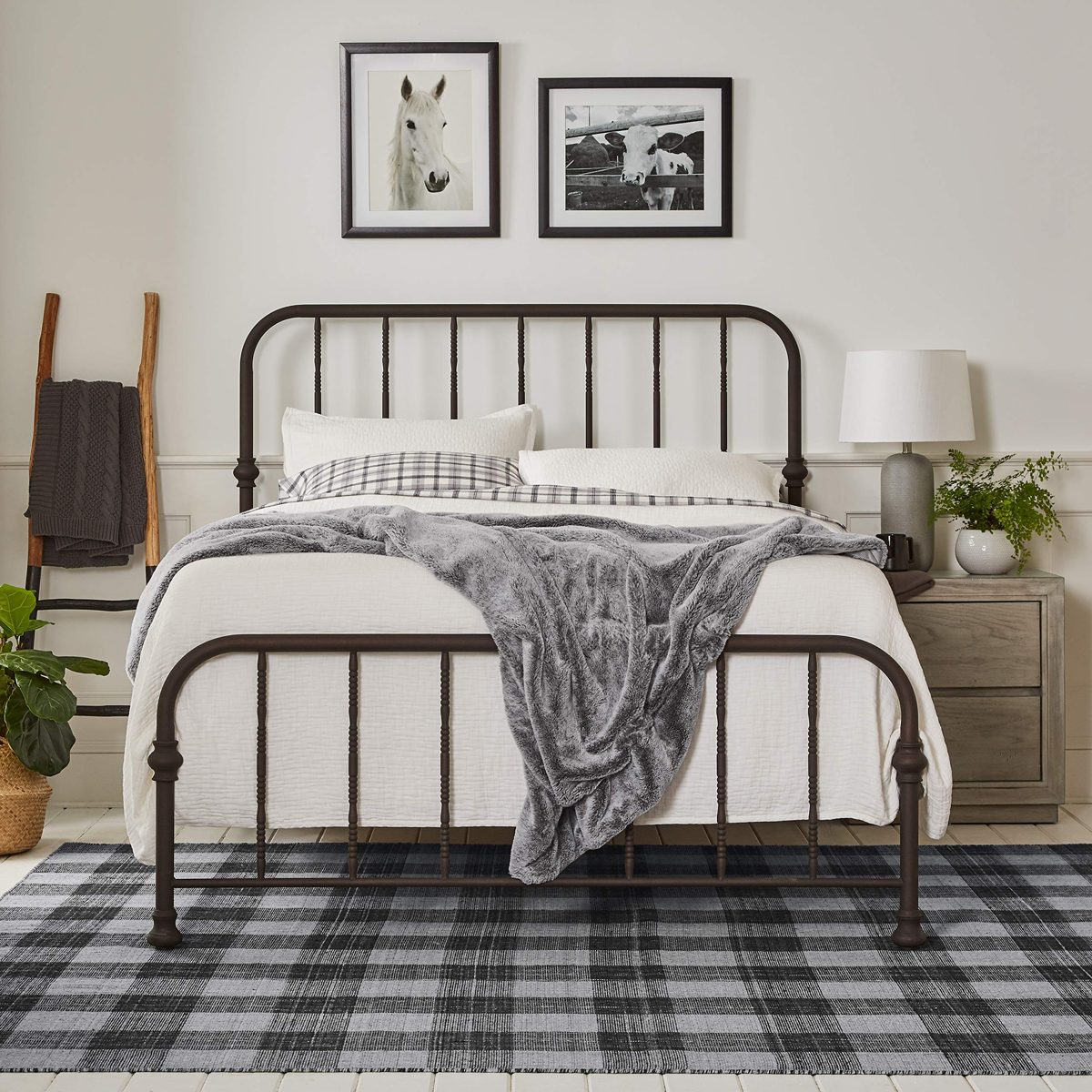 Amazon Brand – Stone & Beam Duwamish Classic Metal King Bed with Headboard, 80.5"W, Dark Bronze