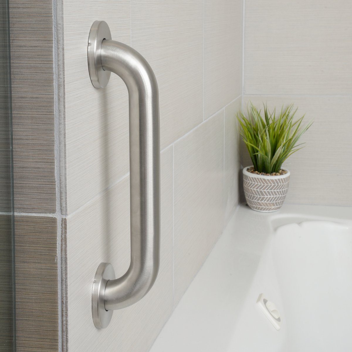 AmazonBasics Bathroom Handrail Grab Bar, 24-Inch Length, 1.50-Inch Diameter