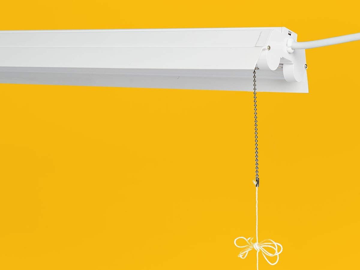 AmazonCommercial Linkable LED Utility Shop Light, 4-Foot, 4500 Lumens, 40 Watt, Energy Star and ETL Certified | Daylight, 4-Pack (Renewed)
