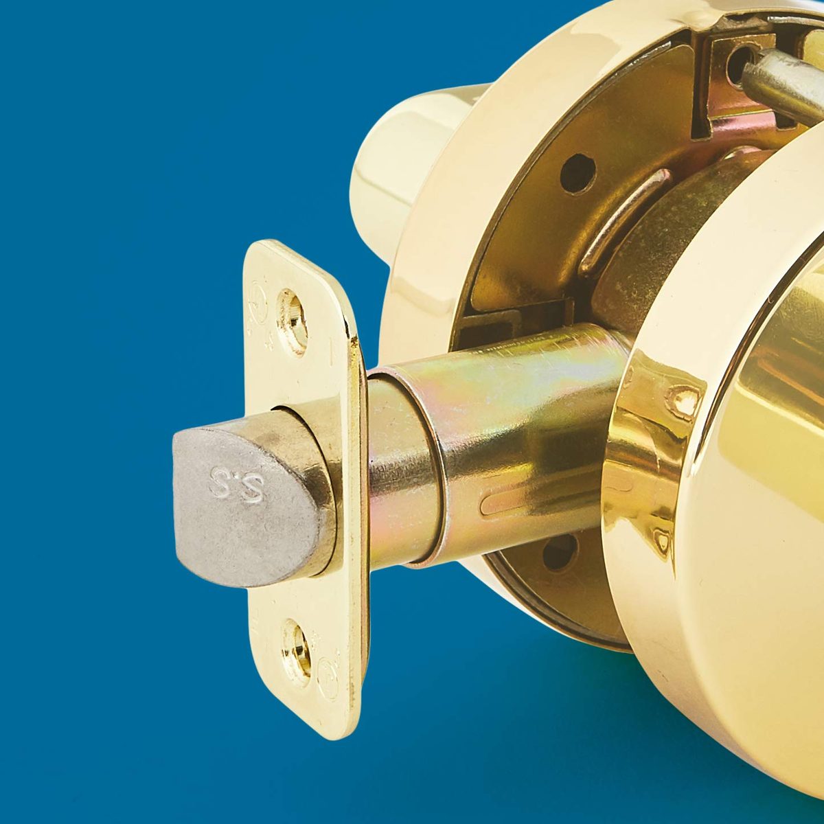 AmazonCommercial Grade 2 Commercial Duty Door Lever-Passage Lockset, Polished Brass Finish, 2-Pack