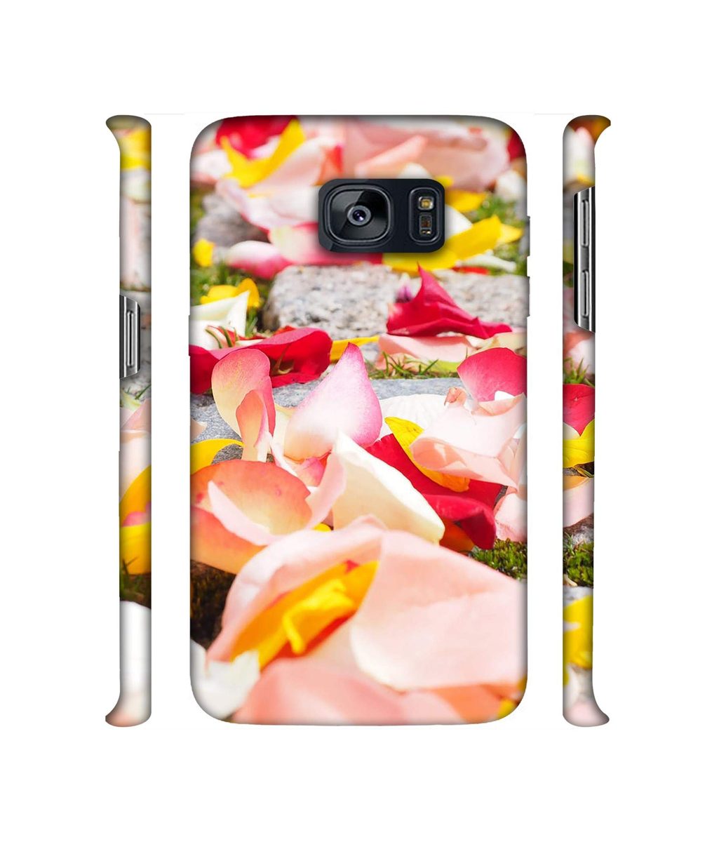 Amazon Brand - Solimo Designer Rose Petals 3D Printed Hard Back Case Mobile Cover for Samsung Galaxy S7 Edge