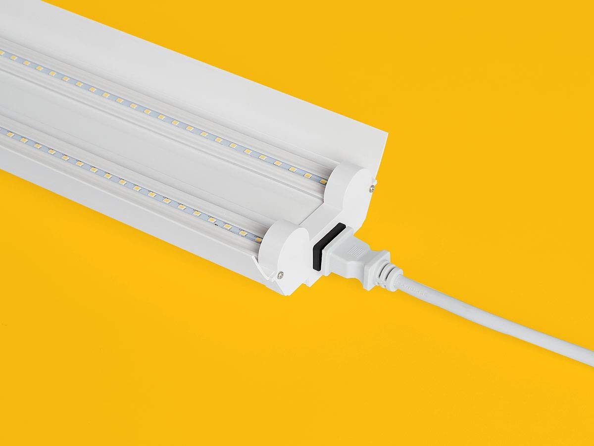 AmazonCommercial Linkable Motion Sensing LED Utility Shop Light with Bypass Switch, 4-Foot, 4500 Lumens, 40 Watt, Energy Star and ETL Certified | Cool White, 6-Pack