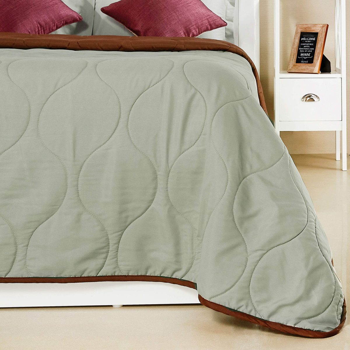 Amazon Brand - Solimo Microfibre Reversible Quilt Blanket, Double, 120 GSM, Pistachio Green and Walnut Brown