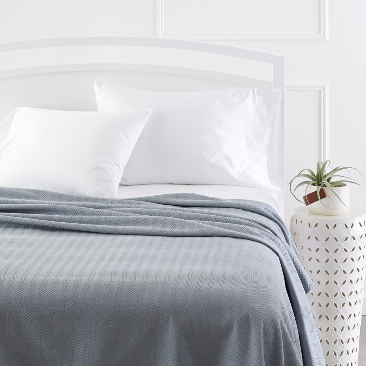 Pinzon Signature Zero-Twist Egyptian Cotton Blanket