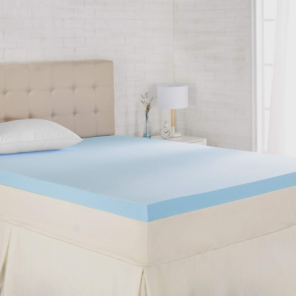 AmazonBasics Cooling Gel-Infused Memory Foam Mattress Topper - Ventilated for Airflow, CertiPUR-US Certified Foam, 3-Inch - Full