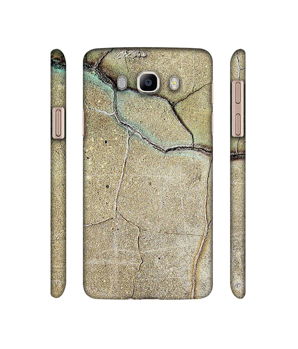 Amazon Brand - Solimo Designer Creaks on Wall 3D Printed Hard Back Case Mobile Cover for Samsung Galaxy J7 (2016)