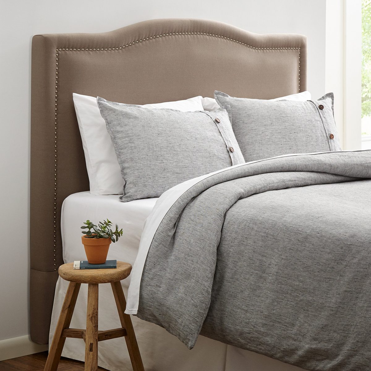 Amazon Brand – Stone & Beam Bridgewater Curved Queen Headboard, 82"W, Fresh Dune