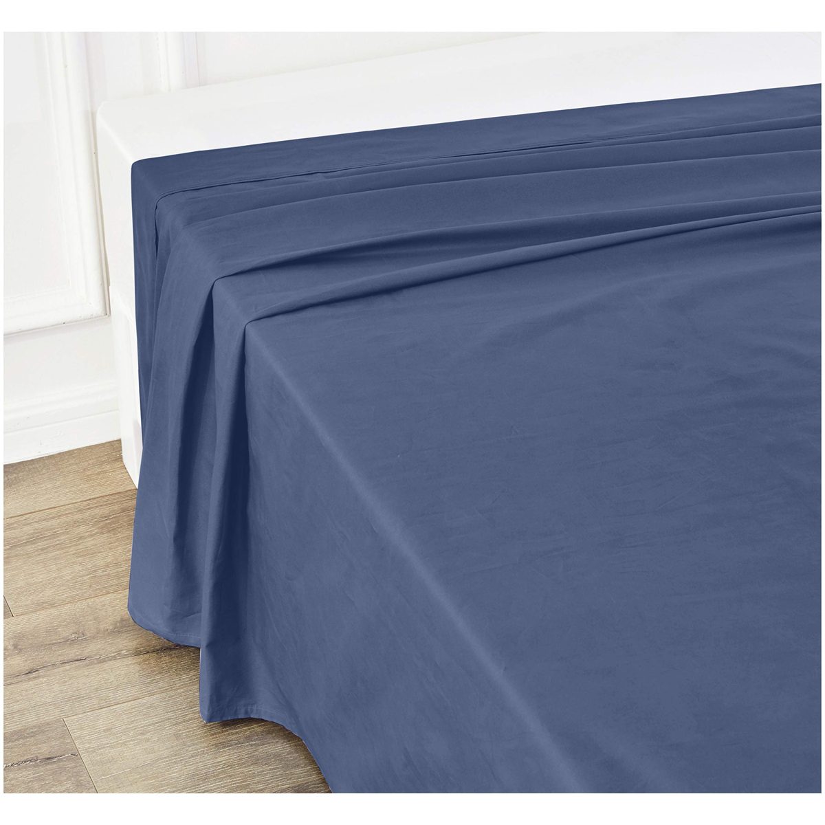 AmazonBasics Ultra-Soft Flat Sheet - Breathable, Easy to Wash - Full, Midnight Blue