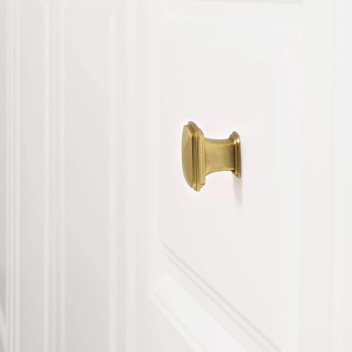 AmazonBasics Traditional Square Cabinet Knob, 1.25" Diameter, Brushed Brass, 25-Pack