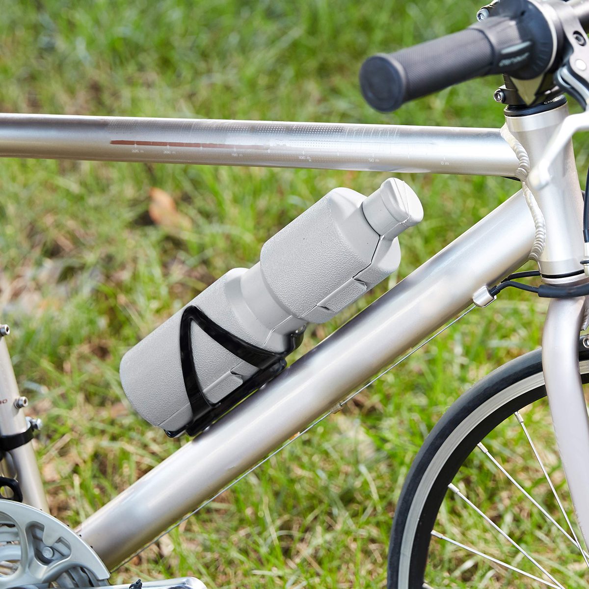 AmazonBasics Multipurpose Cycle Tool Kit with Bottle Holder