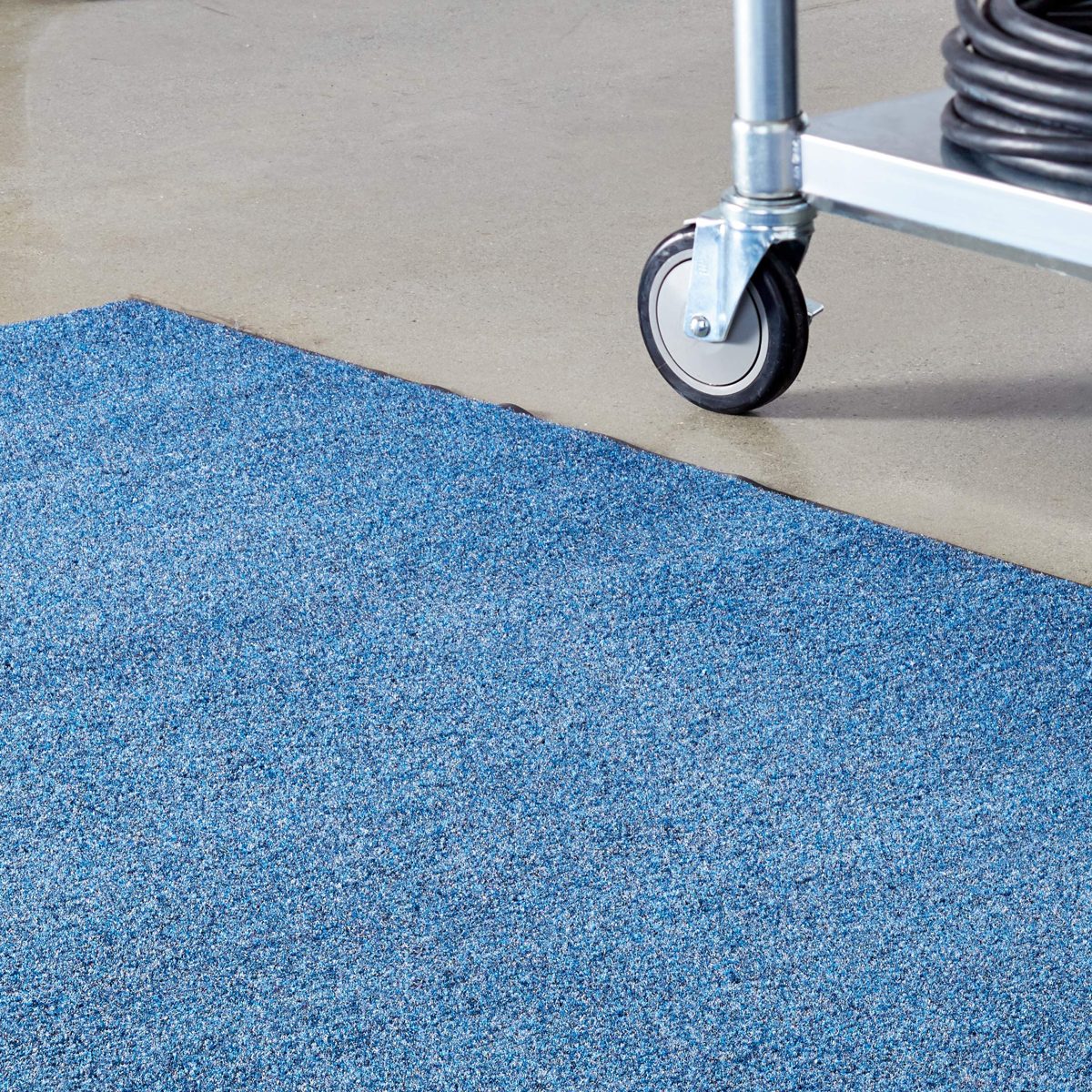 AmazonBasics Cut-Pile Polypropylene Commercial Carpet Vinyl-Backed Mat 3x10 Blue