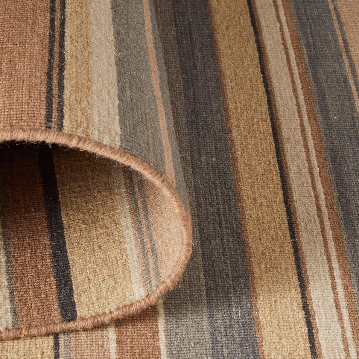 Amazon Brand – Stone & Beam Contemporary Striped Area Rug, 5 x 8 Foot, Neutral