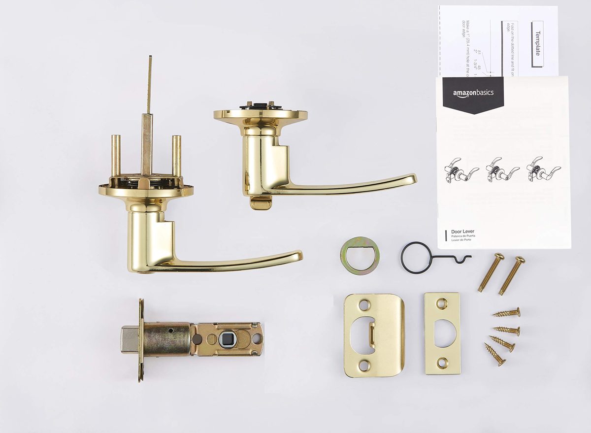 AmazonBasics Straight Door Lever - Privacy - Polished Brass