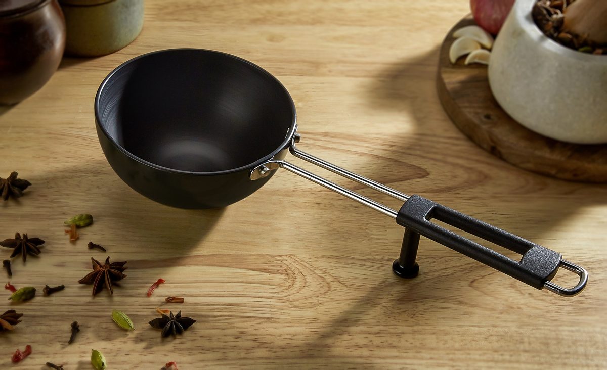 Amazon Brand - Solimo Hard Anodized Tadka Pan, 13 cm/ 500 ml, Black