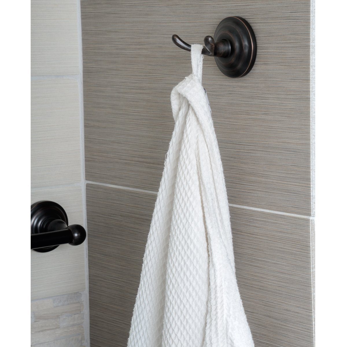 AmazonBasics Traditional Bathroom Towel and Robe Hook