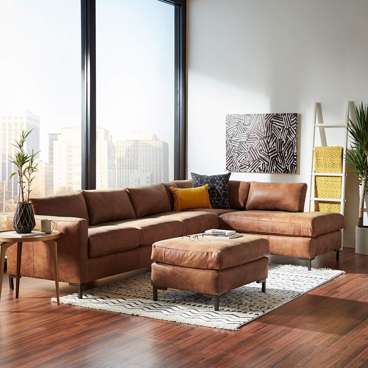 Amazon Brand – Rivet Edgewest Modern Right-Facing L-Shape Sectional, Leather, 116"W, Saddle