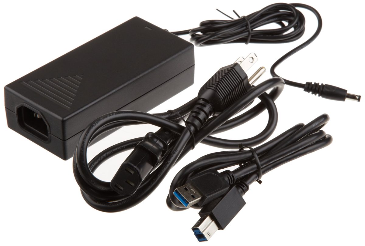 AmazonBasics 7 Port USB 3.0 Hub with 12V/3A Power Adapter