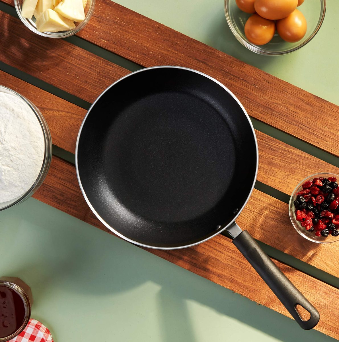 Amazon Brand - Solimo Non Stick Frypan (24 cm, Hammertone finish, 3 coat, 2.9mm thickness)