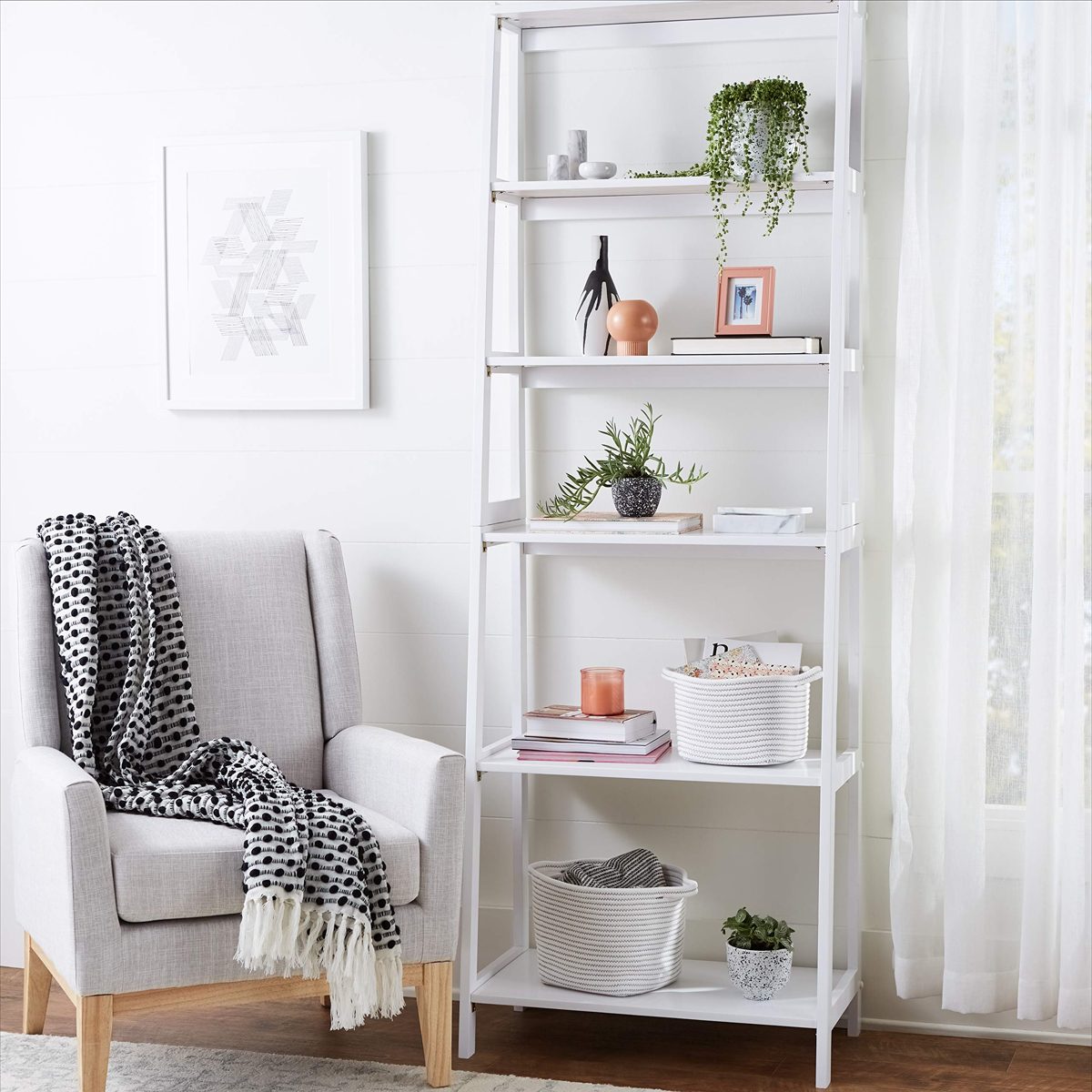 AmazonBasics Classic 5-Tier Open Bookcase with Solid Rubber Wood - White