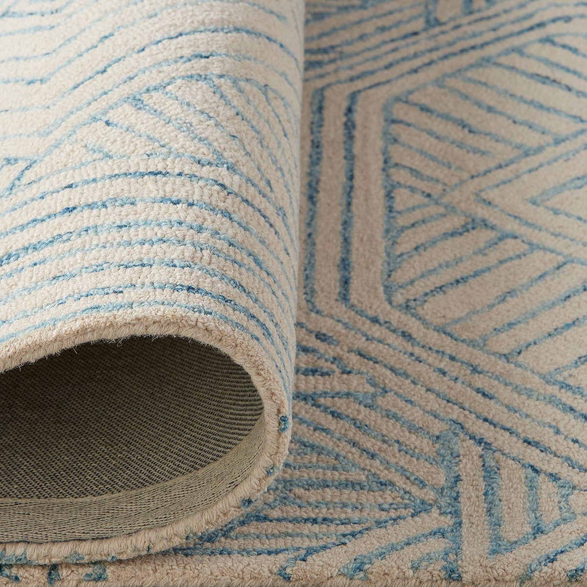 Amazon Brand – Rivet Contemporary Geometric Wool Runner Hallway Rug, 2' 6" x 8', Blue, Ivory