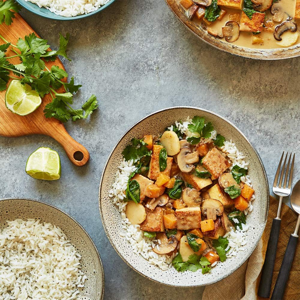 Amazon Meal Kits, Thai Yellow Curry with Tofu, Vegetables & Jasmine Rice, Serves 2