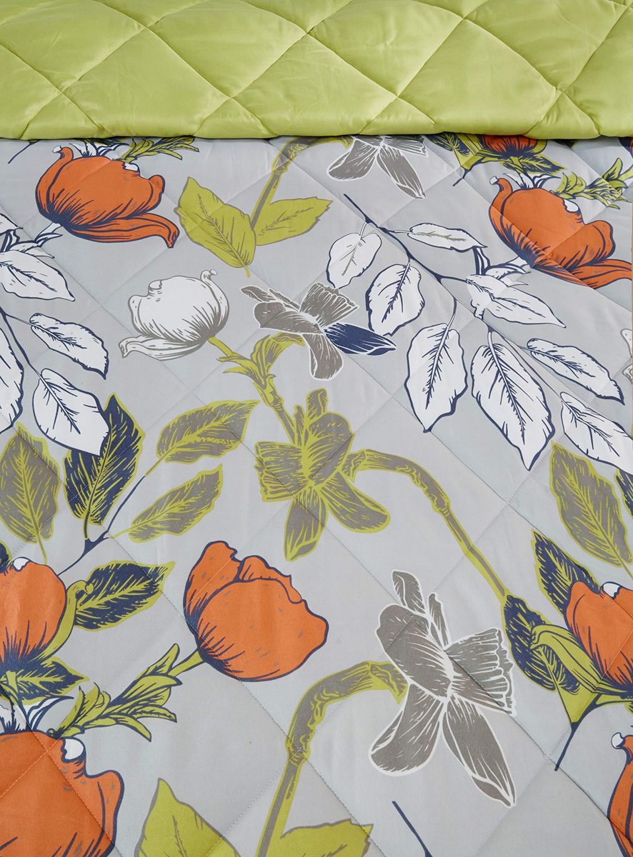 Amazon Brand - Solimo Floral Bliss Microfibre Printed Comforter, Single, 200 GSM, Grey