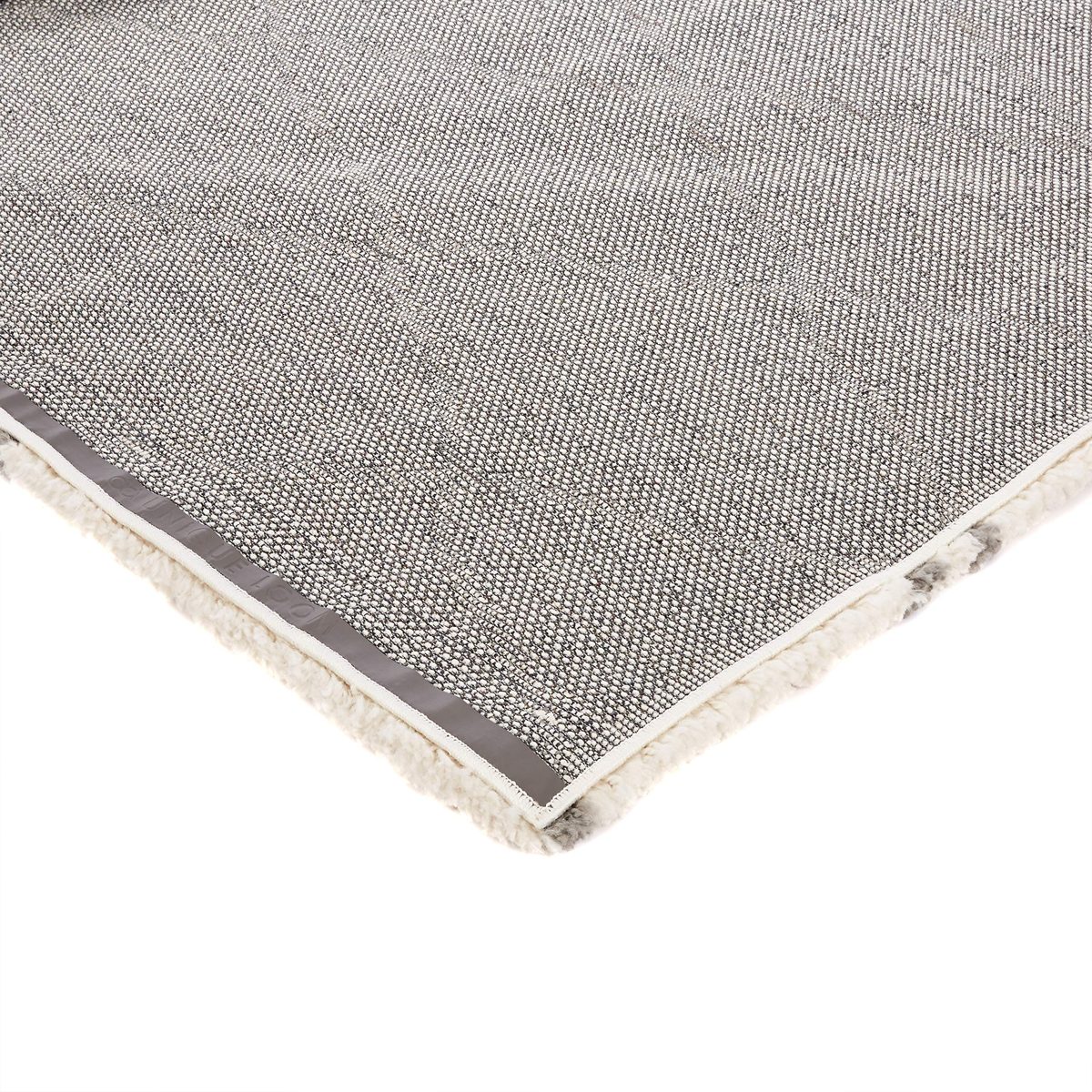 Amazon Basics - 6'X9' Plush Diamond Trellis Shag Rug, Ivory