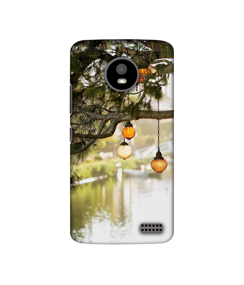 Amazon Brand - Solimo Designer Hanging Lights 3D Printed Hard Back Case Mobile Cover for Motorola Moto E4