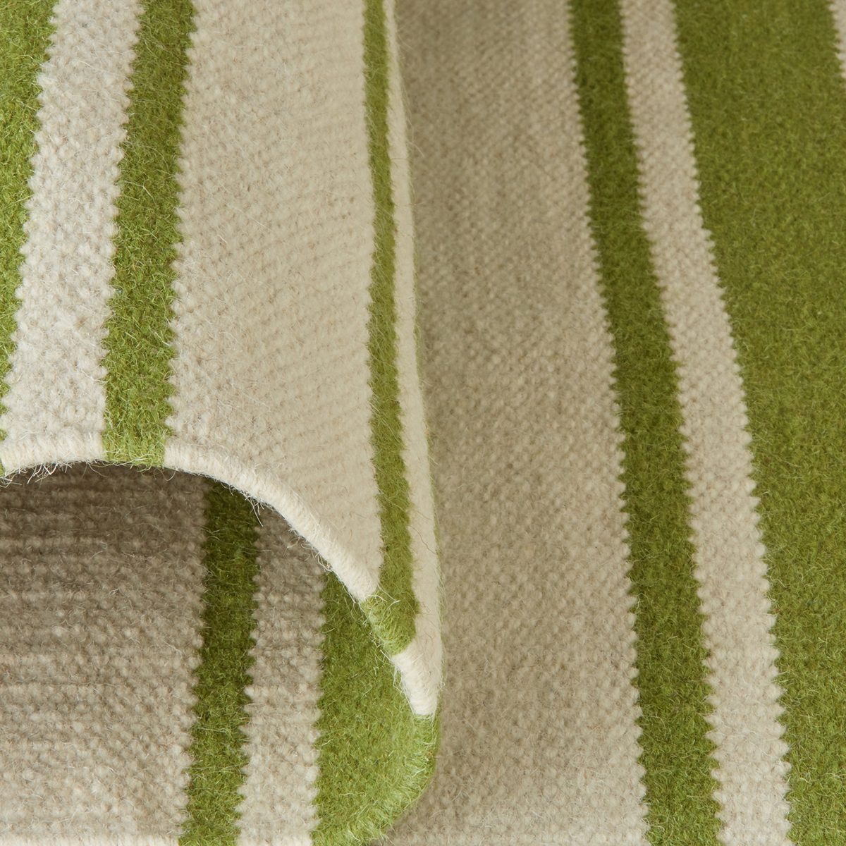Amazon Brand – Stone & Beam Los Altos Striped Dhurrie Farmhouse Area Rug, 5' x 7' 6", Green and Ivory