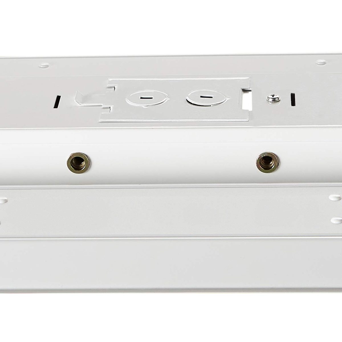AmazonCommercial LED Linear Highbay, 135 Watt, 50000 Hours, Dimmable 0-10V, 18000 Lumens, ETL and DLC Certified, Daylight, 1-Pack