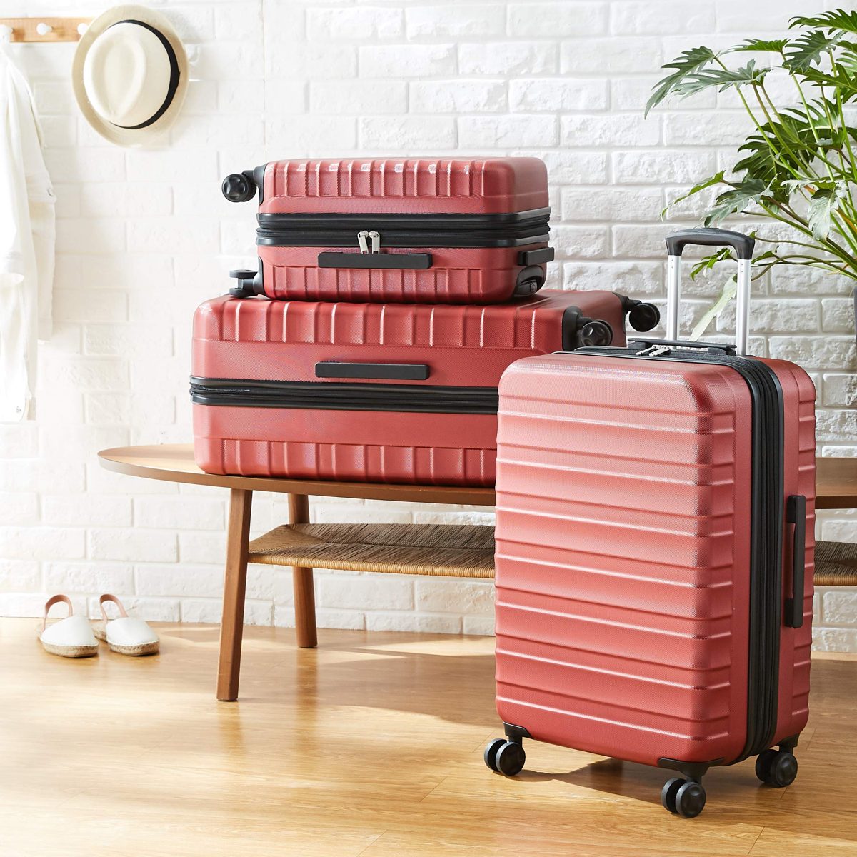 AmazonBasics 28" ABS Hardside Spinner Luggage, Red
