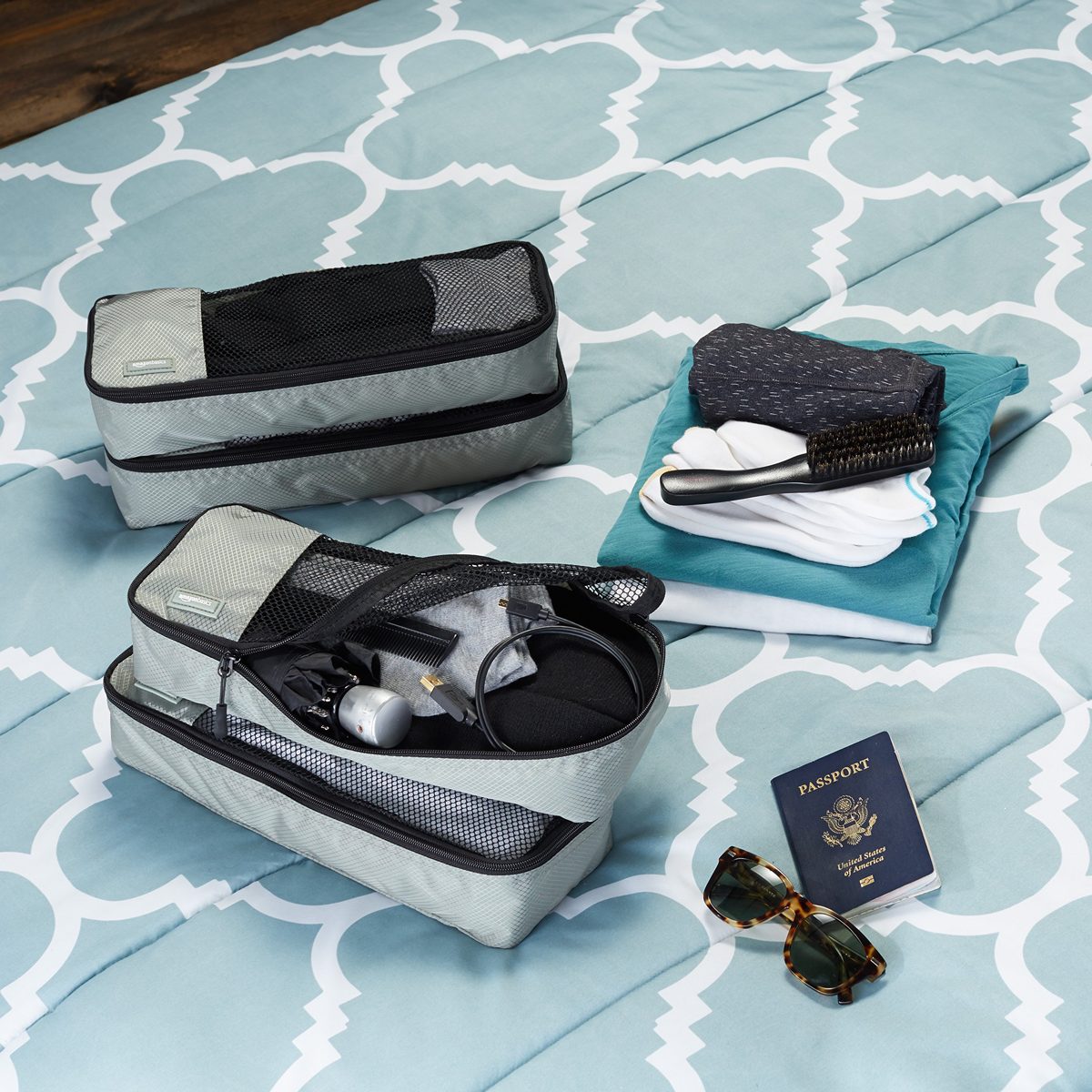 Amazon Basic Travel Pouch Travel Storage Case 4 Piece Set Slim x 4 Pieces - grey
