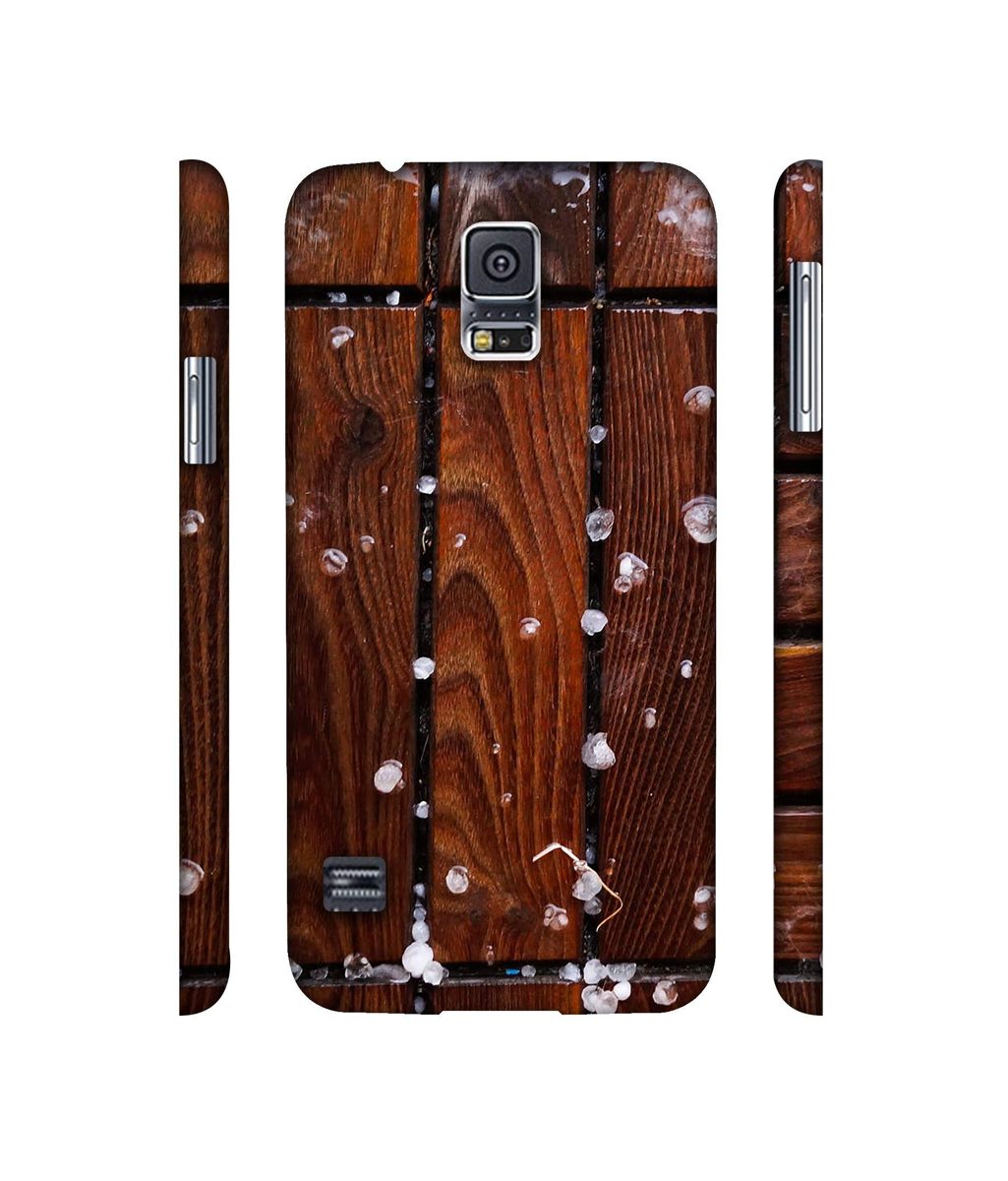 Amazon Brand - Solimo Designer Wood with Snow 3D Printed Hard Back Case Mobile Cover for Samsung Galaxy S5 i9600