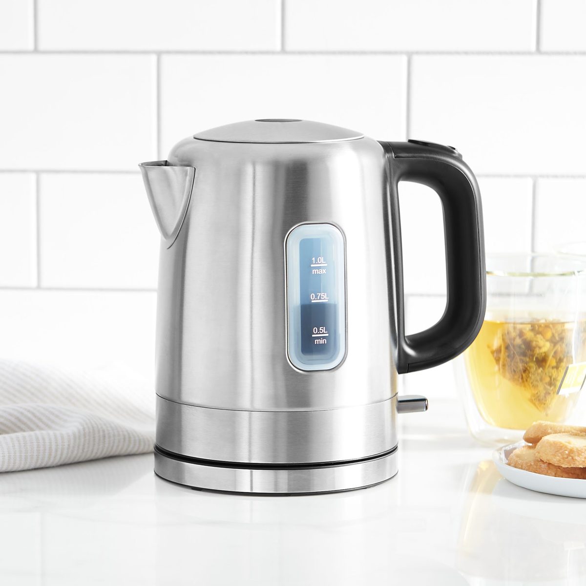 AmazonBasics Stainless Steel Electric Kettle - 1-Liter