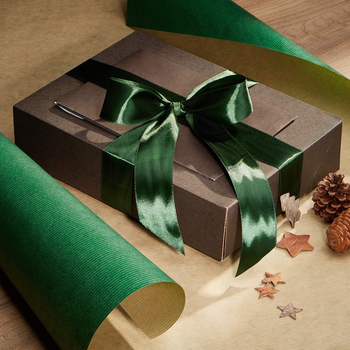 AmazonBasics Foldable Corrugated Gift boxes for gifting: 30 pc