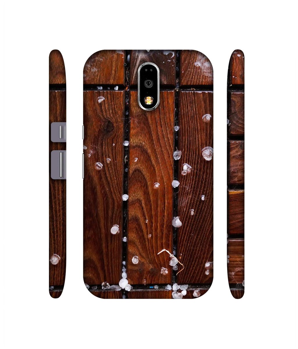 Amazon Brand - Solimo Designer Wood with Snow 3D Printed Hard Back Case Mobile Cover for Motorola Moto G4 Plus
