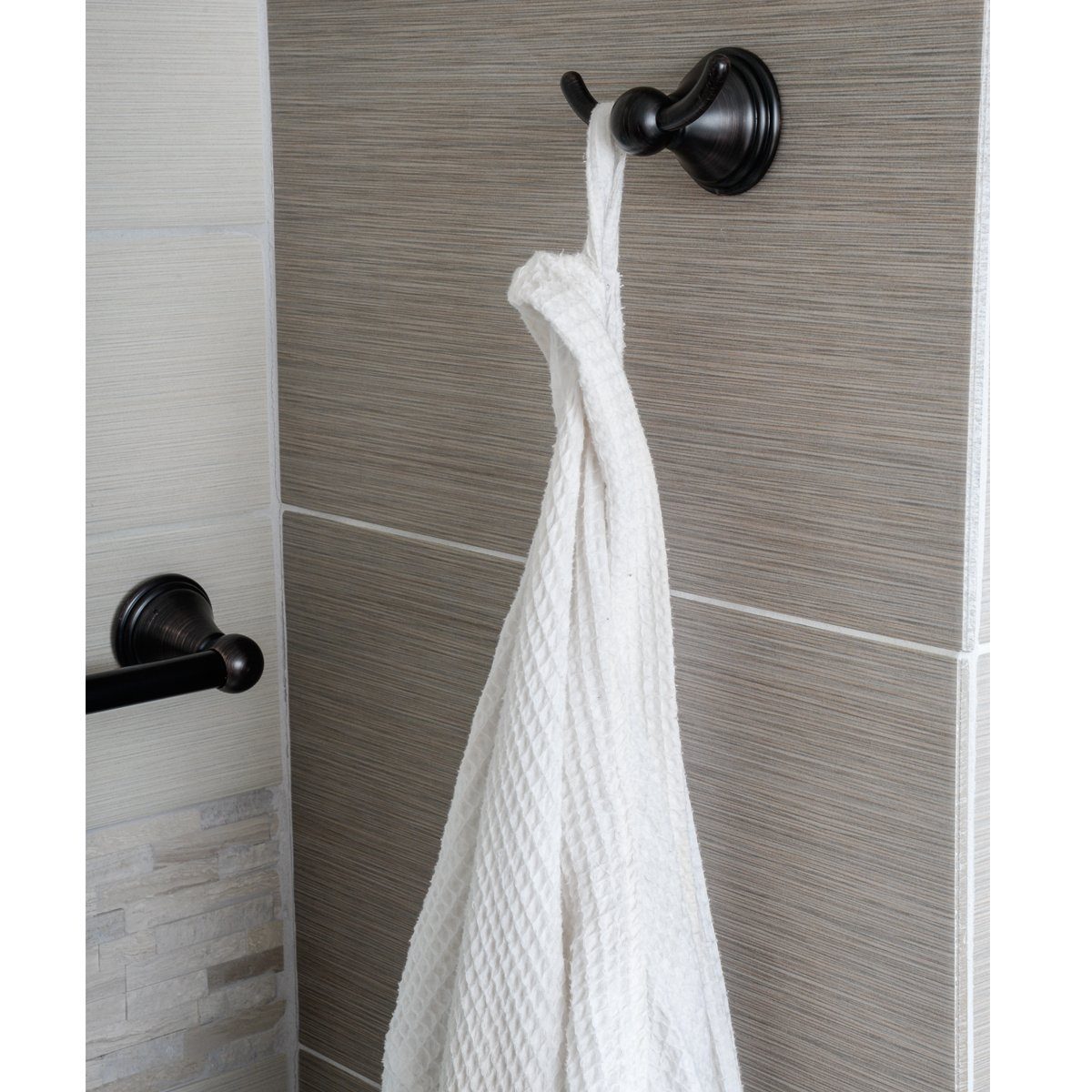 AmazonBasics Modern Robe Hook - Oil Rubbed Bronze