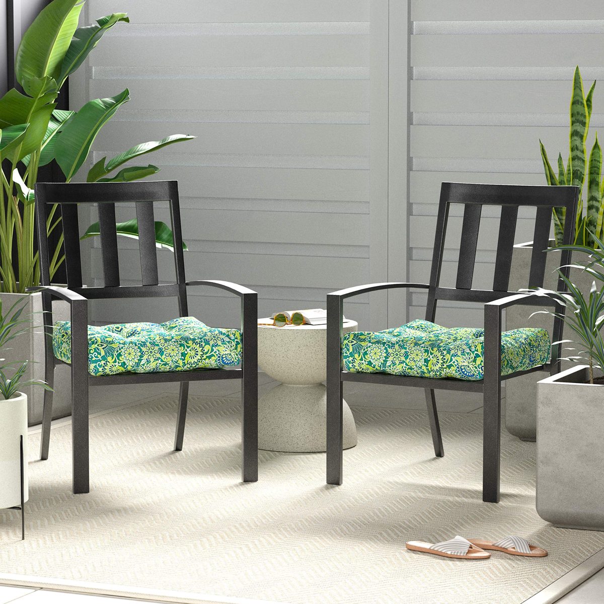 Amazon Basics Tufted Outdoor Seat Patio Cushion - Pack of 2, 19 x 19 x 5 Inches, Blue Flower