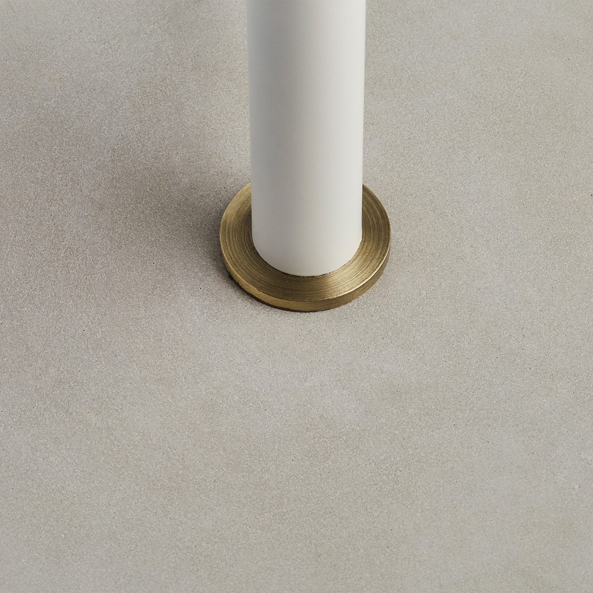 Amazon Brand – Rivet Mid-Century Modern Concrete Task Floor Lamp With Light Bulb - 57 Inches, Matte White