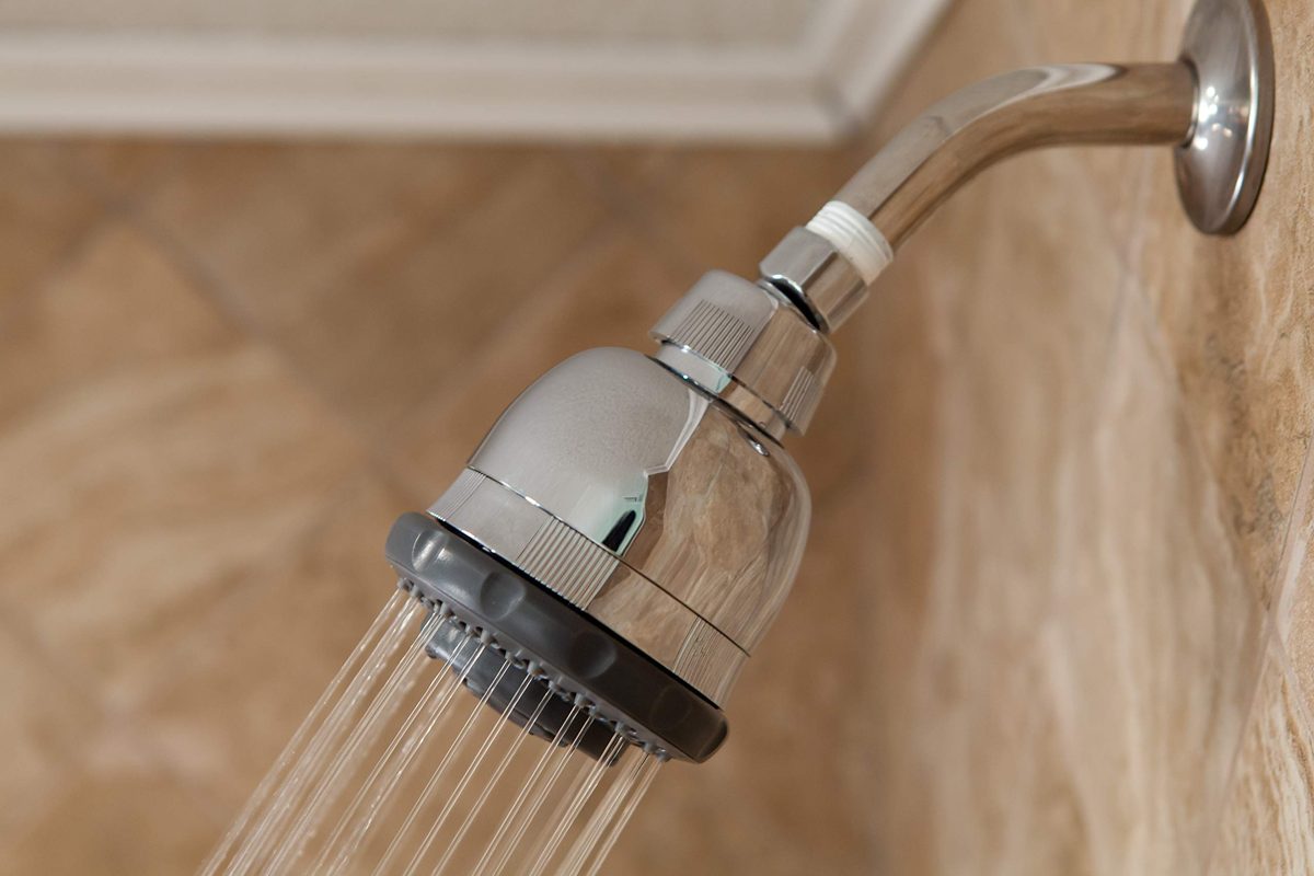 AmazonBasics Wall-Mounted Showerhead Water Filtration System | Equivalent To Culligan WSH-C125, Chrome Finish