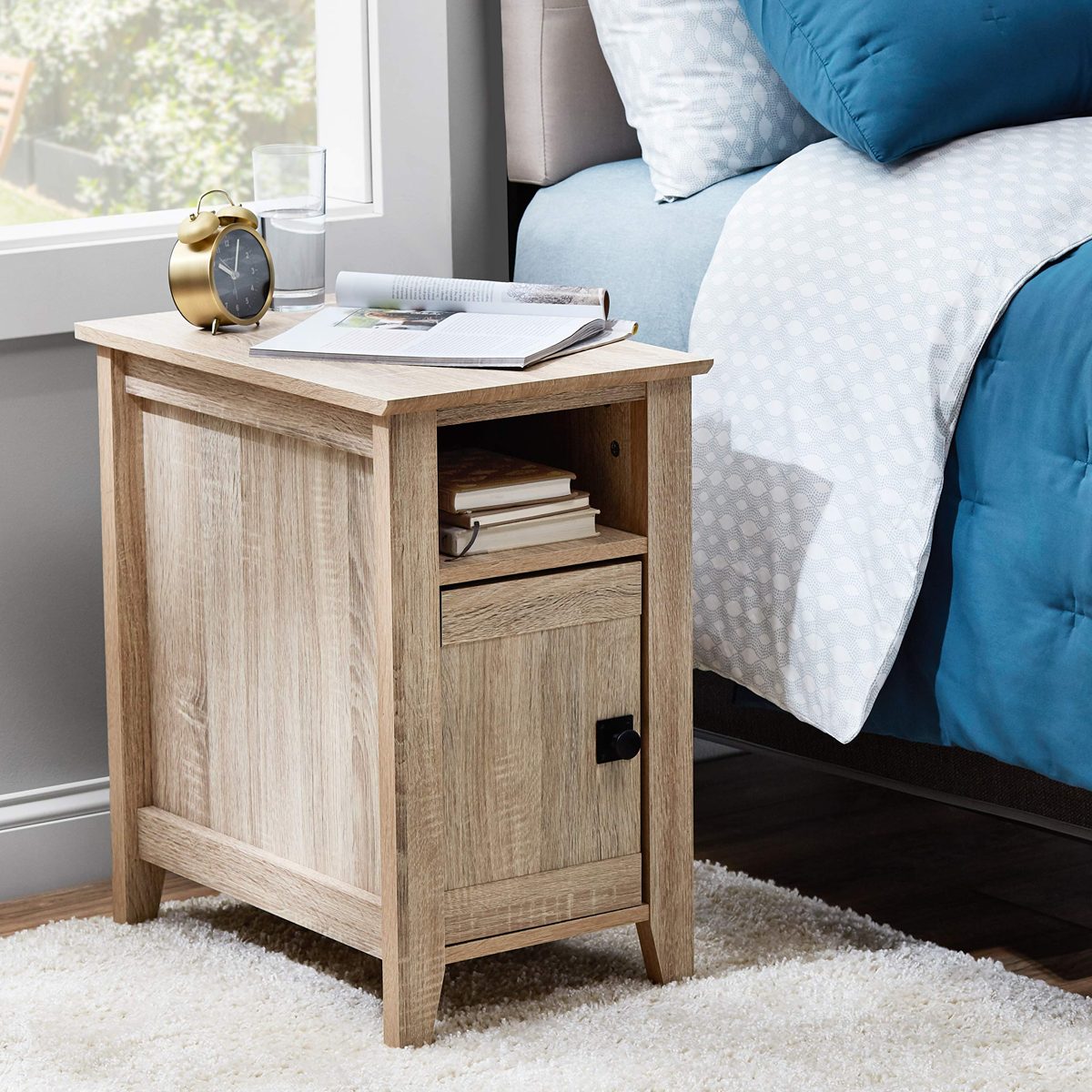 AmazonBasics Traditional End Table/Nightstand with Cabinet, Sonoma Oak