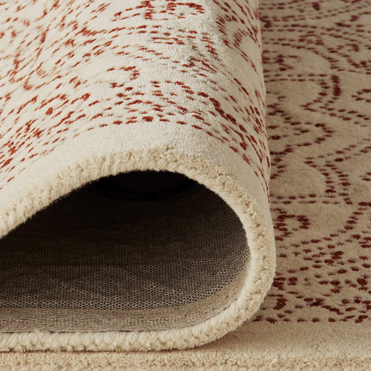 Amazon Brand – Stone & Beam Contemporary Floral Medallion Wool Area Rug, 5' x 8', Rust on Ivory
